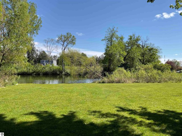 270 Witbeck Drive, Clare, MI 48617