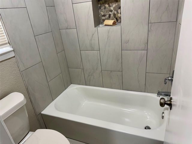 10106 Hillridge Road, La Porte, TX 77571