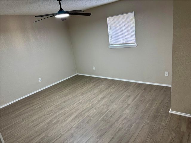 10106 Hillridge Road, La Porte, TX 77571