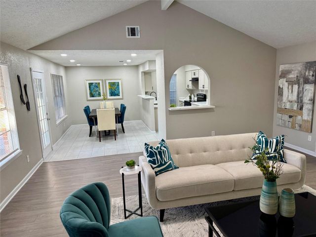 10106 Hillridge Road, La Porte, TX 77571