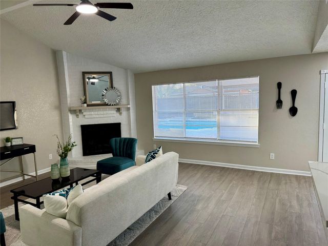 10106 Hillridge Road, La Porte, TX 77571