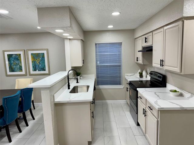 10106 Hillridge Road, La Porte, TX 77571