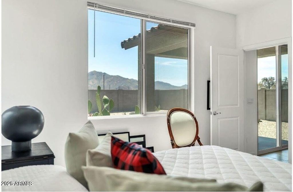 22333 W BURNETT Road, Surprise, AZ 85387 — photo 3