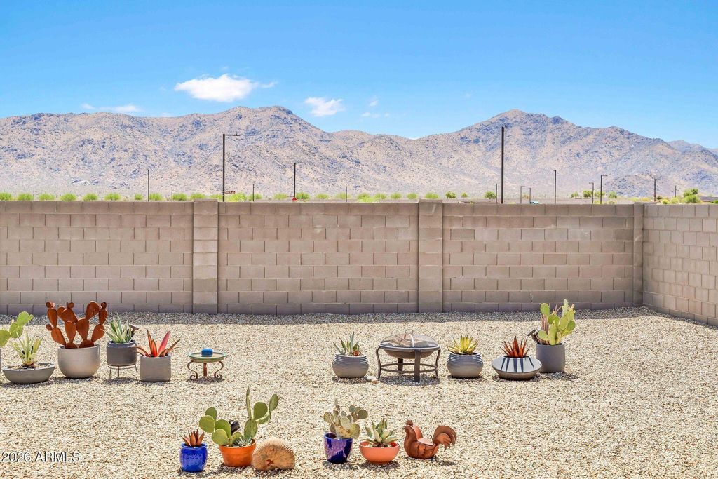 22333 W BURNETT Road, Surprise, AZ 85387 — photo 4