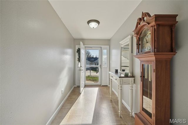 9616 Persimmon Point Drive, Hillsboro, MO 63050