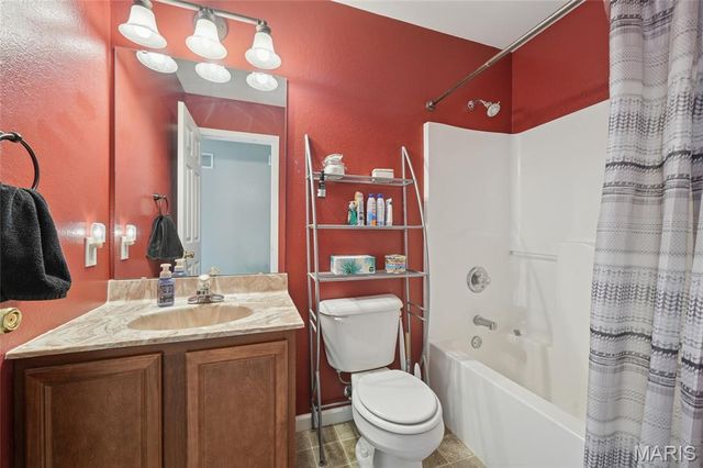 9616 Persimmon Point Drive, Hillsboro, MO 63050