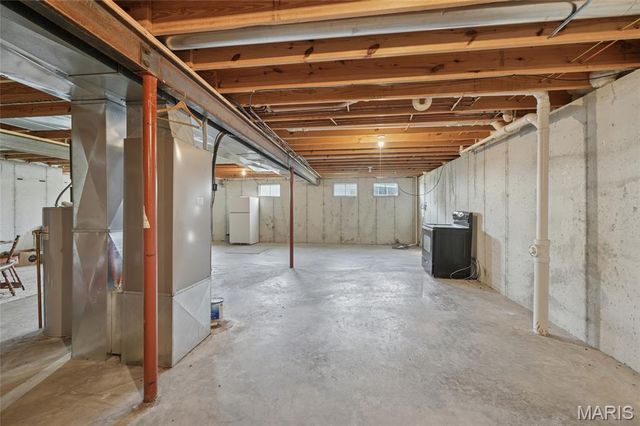 9616 Persimmon Point Drive, Hillsboro, MO 63050