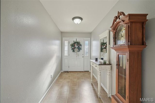 9616 Persimmon Point Drive, Hillsboro, MO 63050