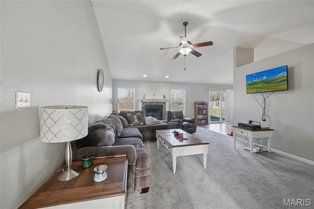 9616 Persimmon Point Drive, Hillsboro, MO 63050