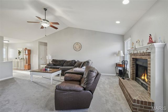 9616 Persimmon Point Drive, Hillsboro, MO 63050