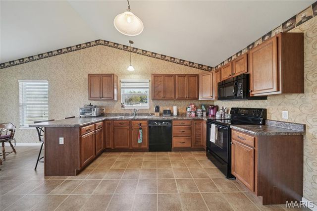 9616 Persimmon Point Drive, Hillsboro, MO 63050