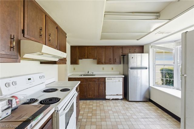 9966 Magnolia Drive, Olmsted Falls, OH 44138