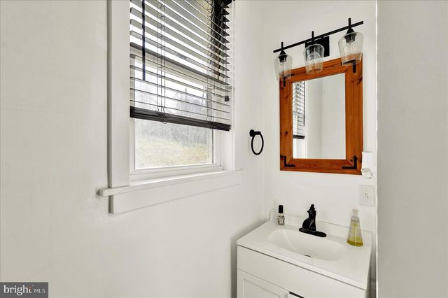 681 BAUMGARDNER RD, Lancaster, PA 17603