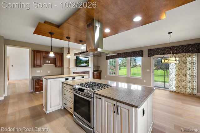 51328 Plymouth Valley Drive, Plymouth Charter Township, MI 48170