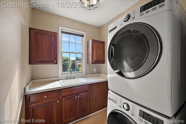 51328 Plymouth Valley Drive, Plymouth Charter Township, MI 48170