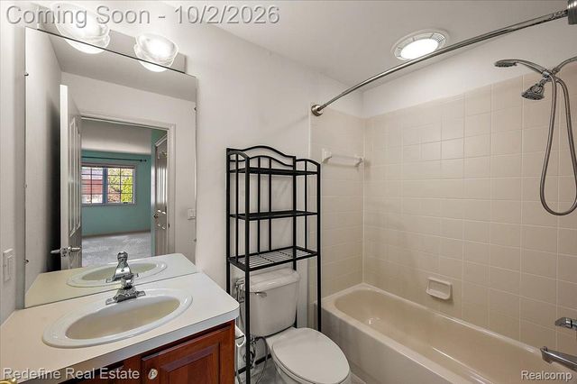 51328 Plymouth Valley Drive, Plymouth Charter Township, MI 48170
