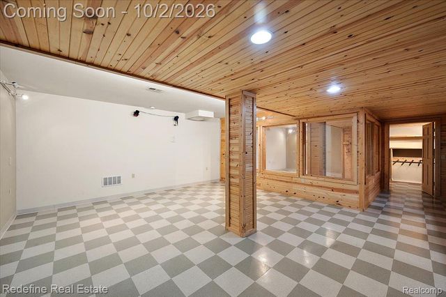 51328 Plymouth Valley Drive, Plymouth Charter Township, MI 48170
