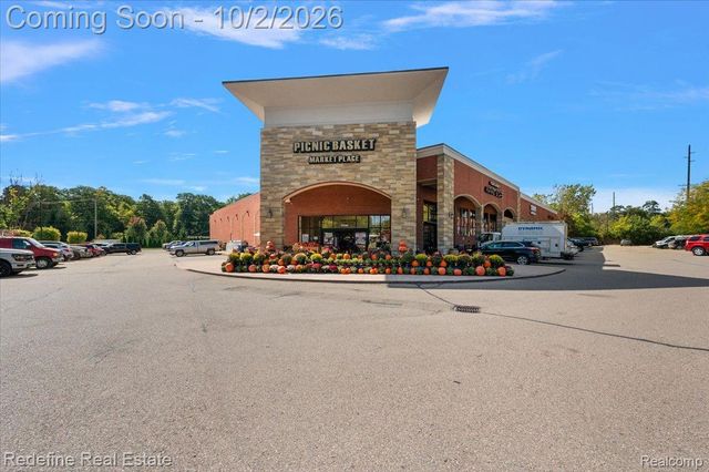 51328 Plymouth Valley Drive, Plymouth Charter Township, MI 48170