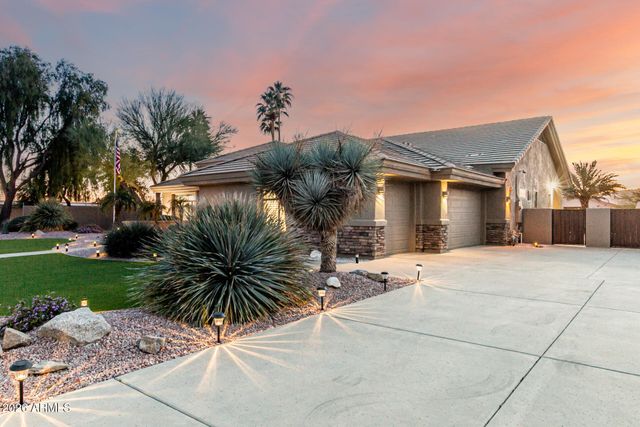 5208 N 180TH Lane, Litchfield Park, AZ 85340