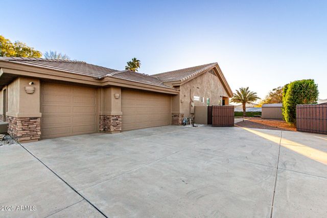 5208 N 180TH Lane, Litchfield Park, AZ 85340