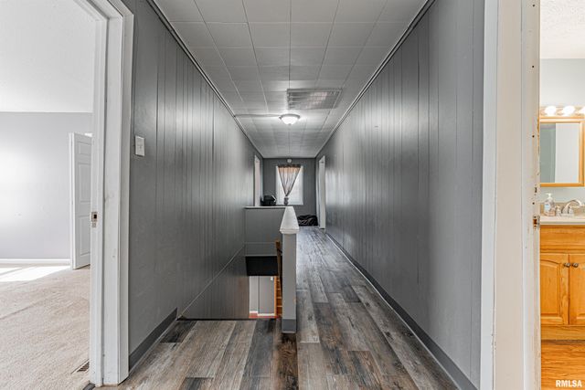 207 N LAFAYETTE Street, Mt Pulaski, IL 62548