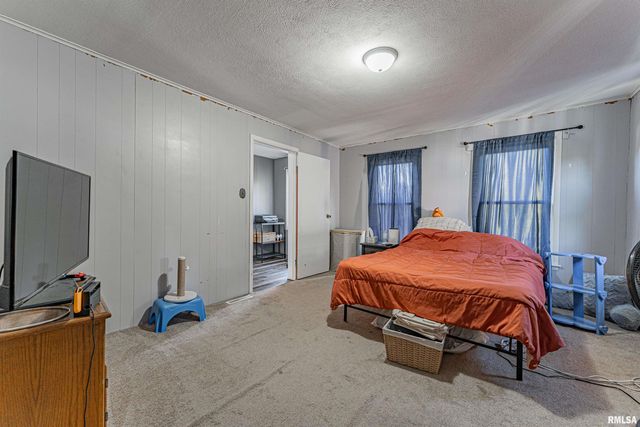 207 N LAFAYETTE Street, Mt Pulaski, IL 62548