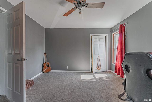 207 N LAFAYETTE Street, Mt Pulaski, IL 62548