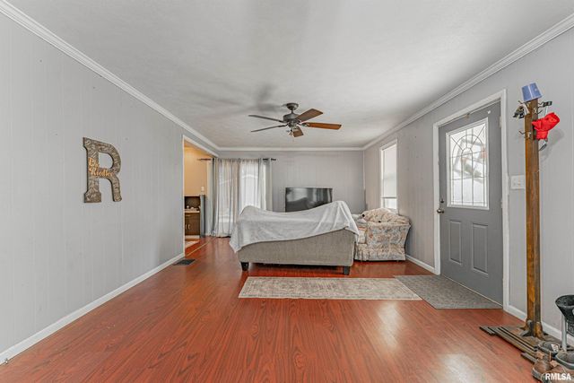 207 N LAFAYETTE Street, Mt Pulaski, IL 62548