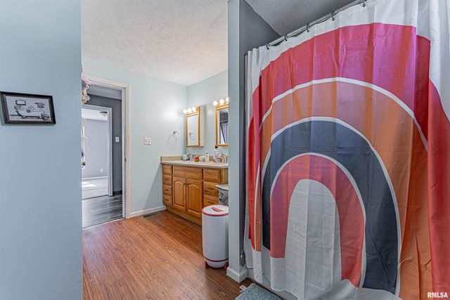 207 N LAFAYETTE Street, Mt Pulaski, IL 62548