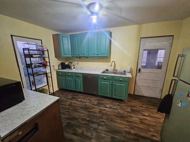 975 Missouri Avenue, West Plains, MO 65775