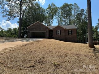 1045 Long Drive, Newton, NC 28658