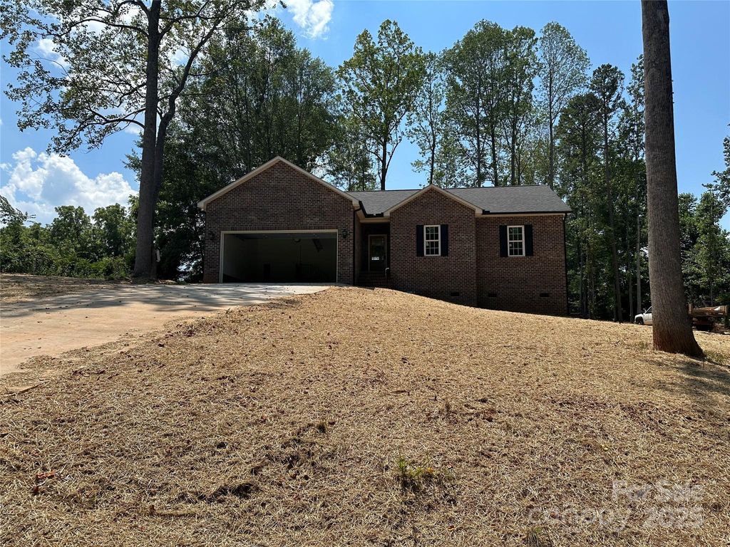 1045 Long Drive, Newton, NC 28658
