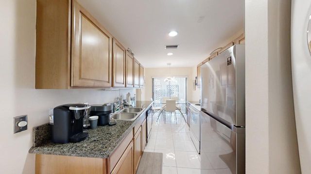 8460 Casa Del Lago E, Boca Raton, FL 33433