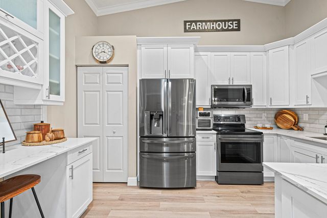 9444 SWANSEA Lane, West Palm Beach, FL 33411