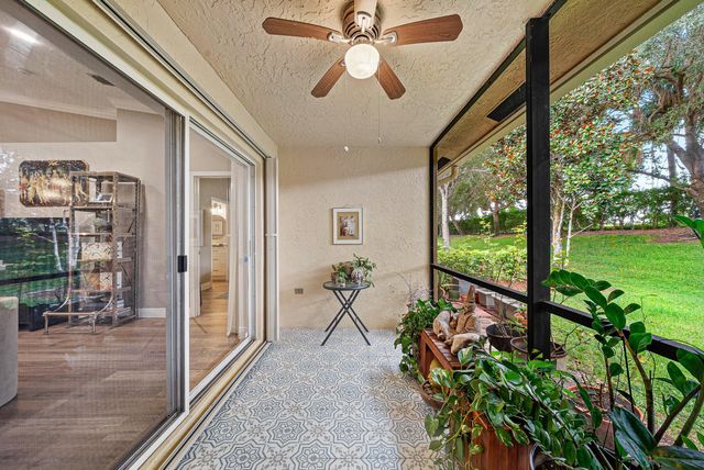 9444 SWANSEA Lane, West Palm Beach, FL 33411