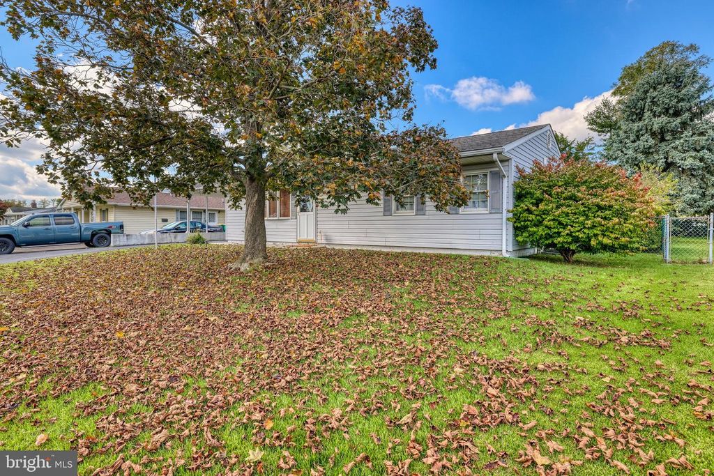 43 SHEPHERD LN, LEVITTOWN, PA 19055 — photo 3