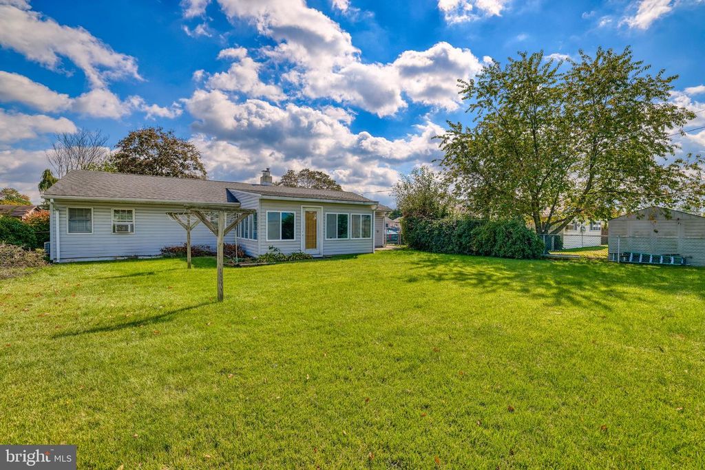 43 SHEPHERD LN, LEVITTOWN, PA 19055 — photo 4