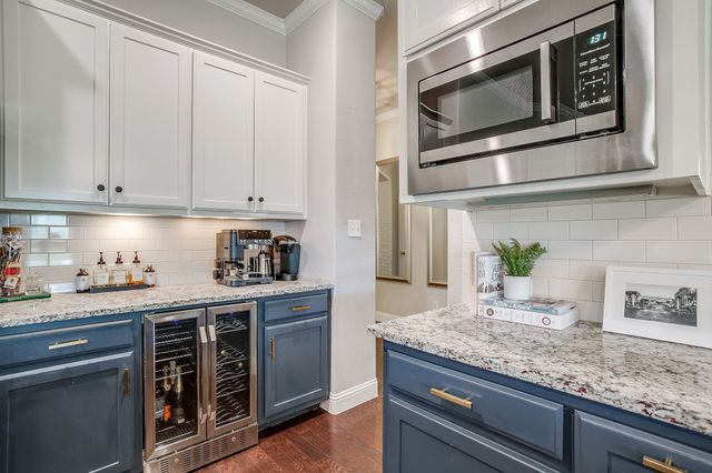 548 Inwood Street, Benbrook, TX 76126
