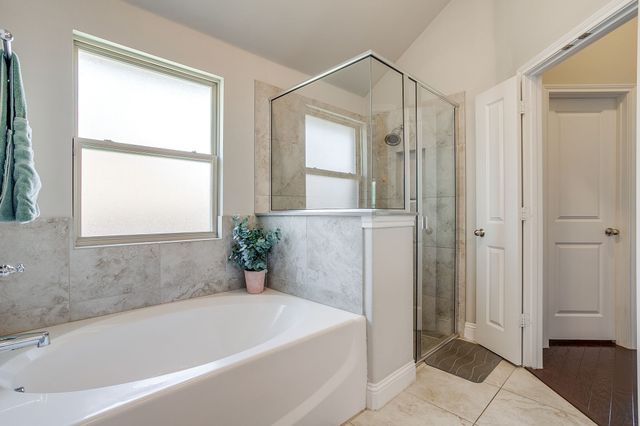 548 Inwood Street, Benbrook, TX 76126