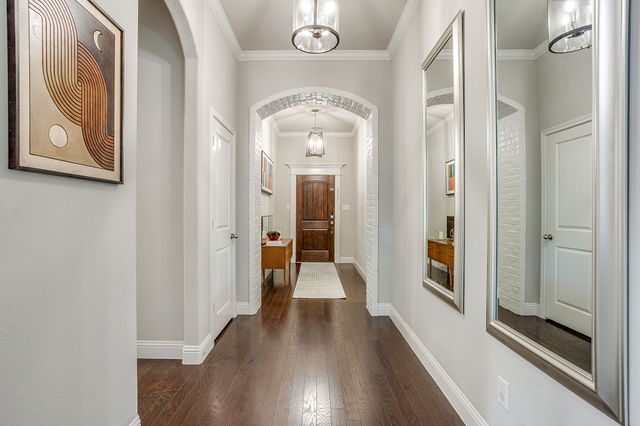 548 Inwood Street, Benbrook, TX 76126