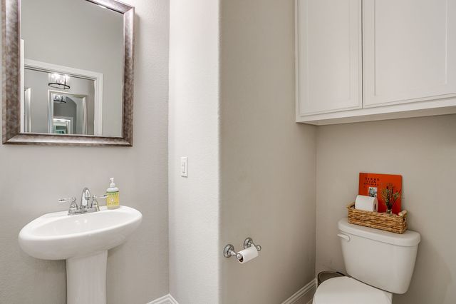 548 Inwood Street, Benbrook, TX 76126