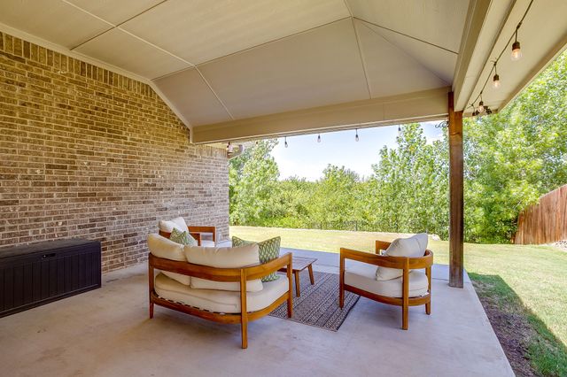 548 Inwood Street, Benbrook, TX 76126