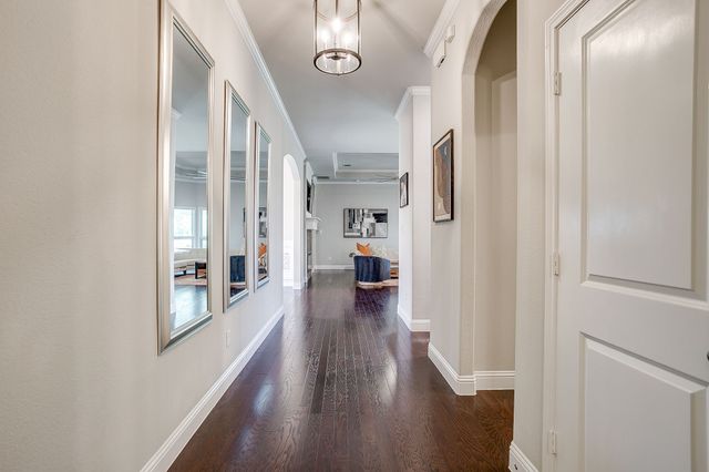 548 Inwood Street, Benbrook, TX 76126