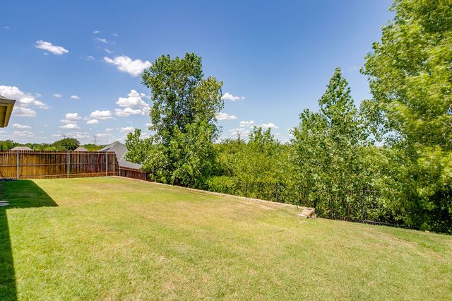 548 Inwood Street, Benbrook, TX 76126