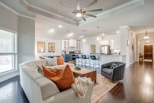 548 Inwood Street, Benbrook, TX 76126