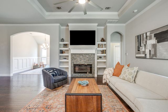 548 Inwood Street, Benbrook, TX 76126