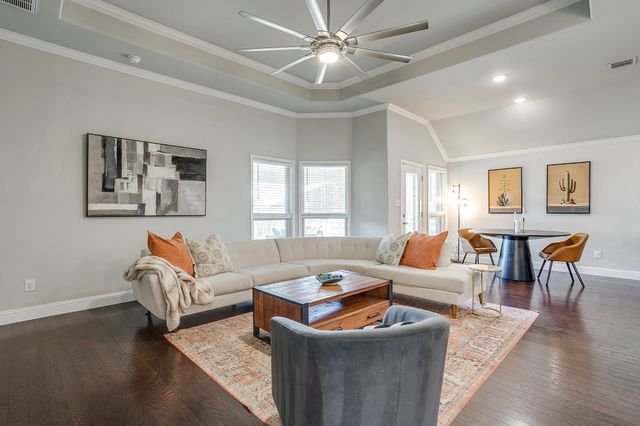 548 Inwood Street, Benbrook, TX 76126
