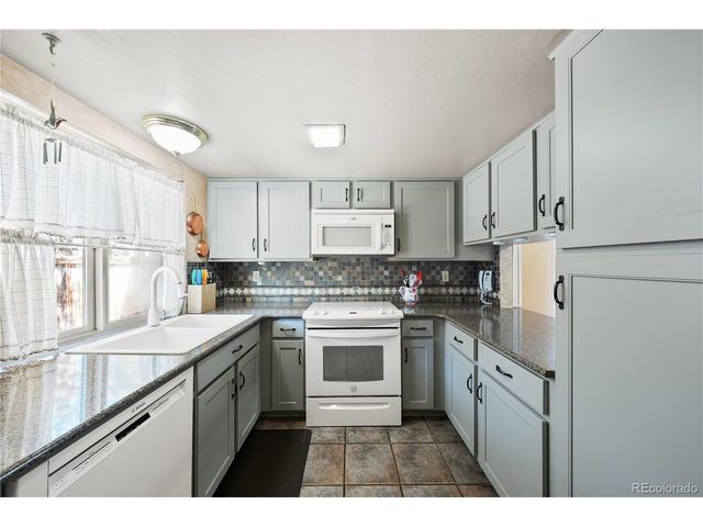 3657 S Laredo St A, Aurora, CO 80013