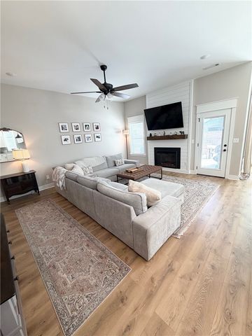 801 Phyllis Farm Road, Prairie Grove, AR 72753