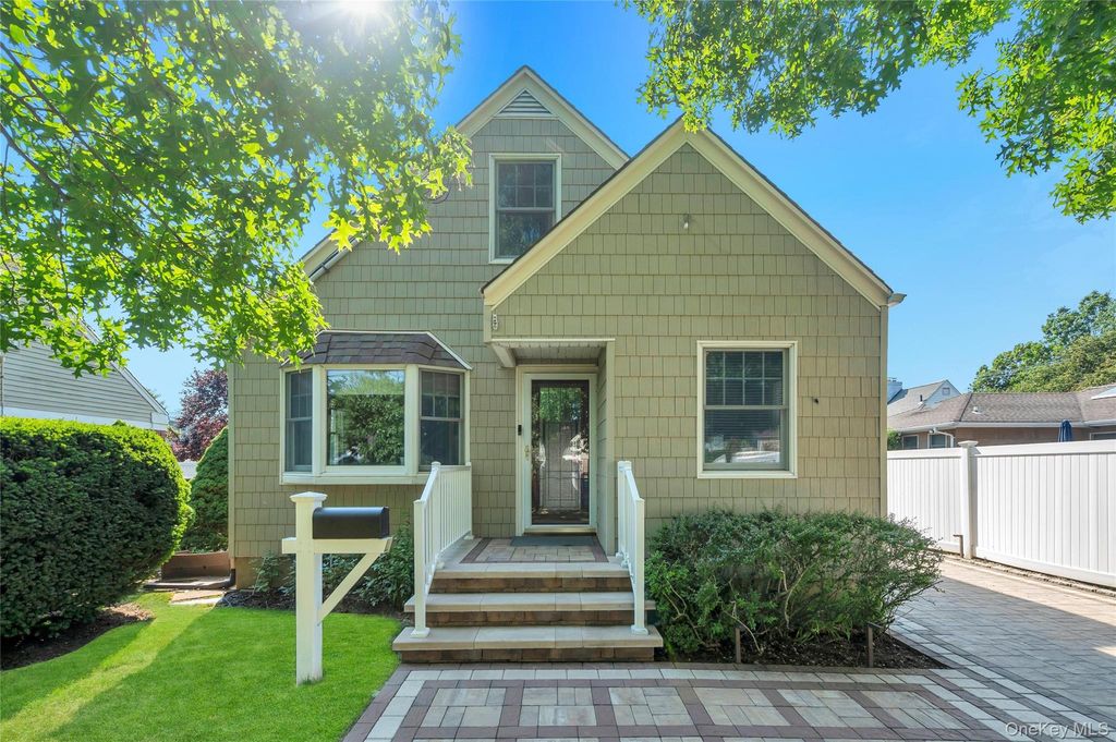 2518 Harvey Avenue, Oceanside, NY 11572
